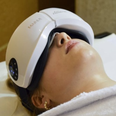 Rejuvenating eye treatments in Leicester